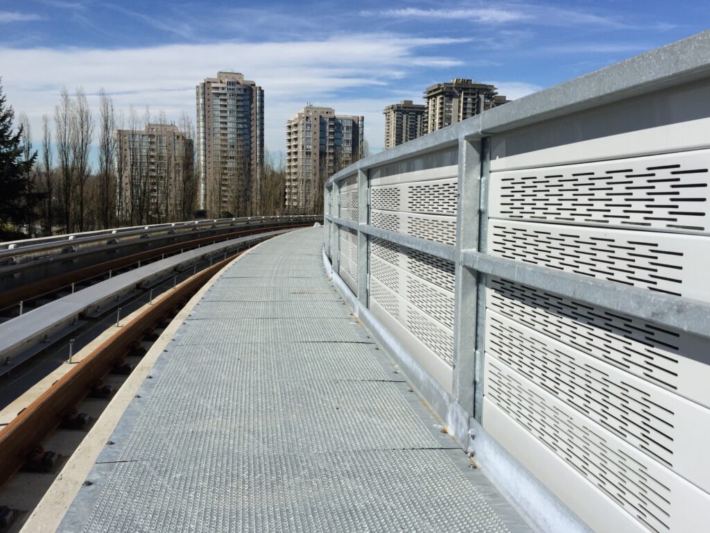 Image of noise barrier wall on LRT guideway